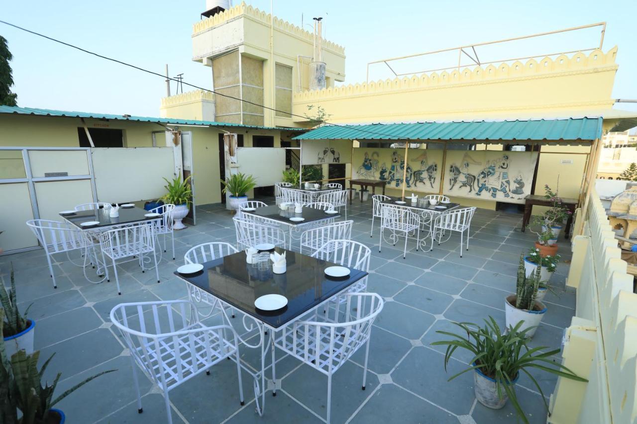 The Kesar Niwas Hotel Udaipur Exterior photo