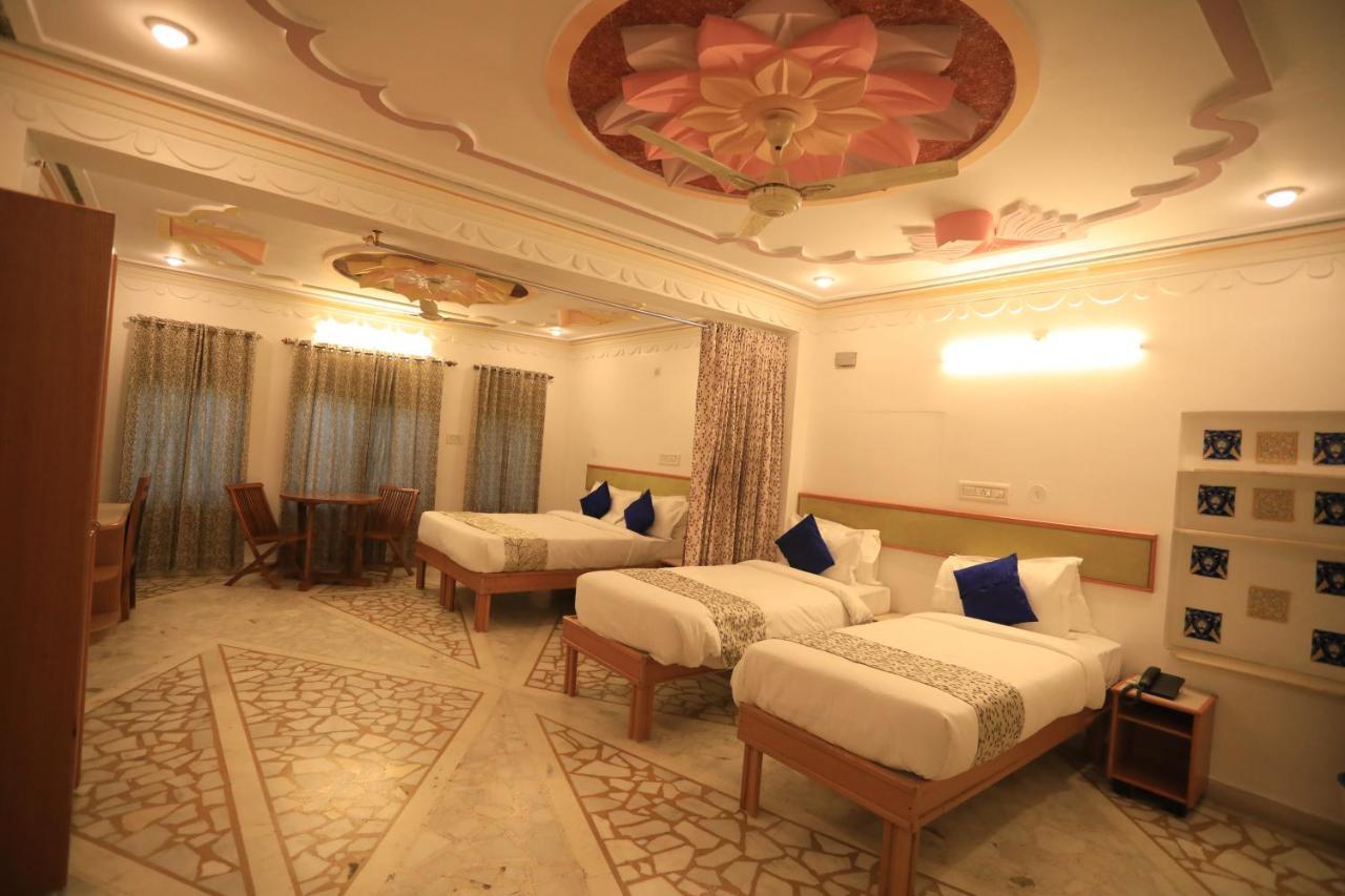 The Kesar Niwas Hotel Udaipur Exterior photo