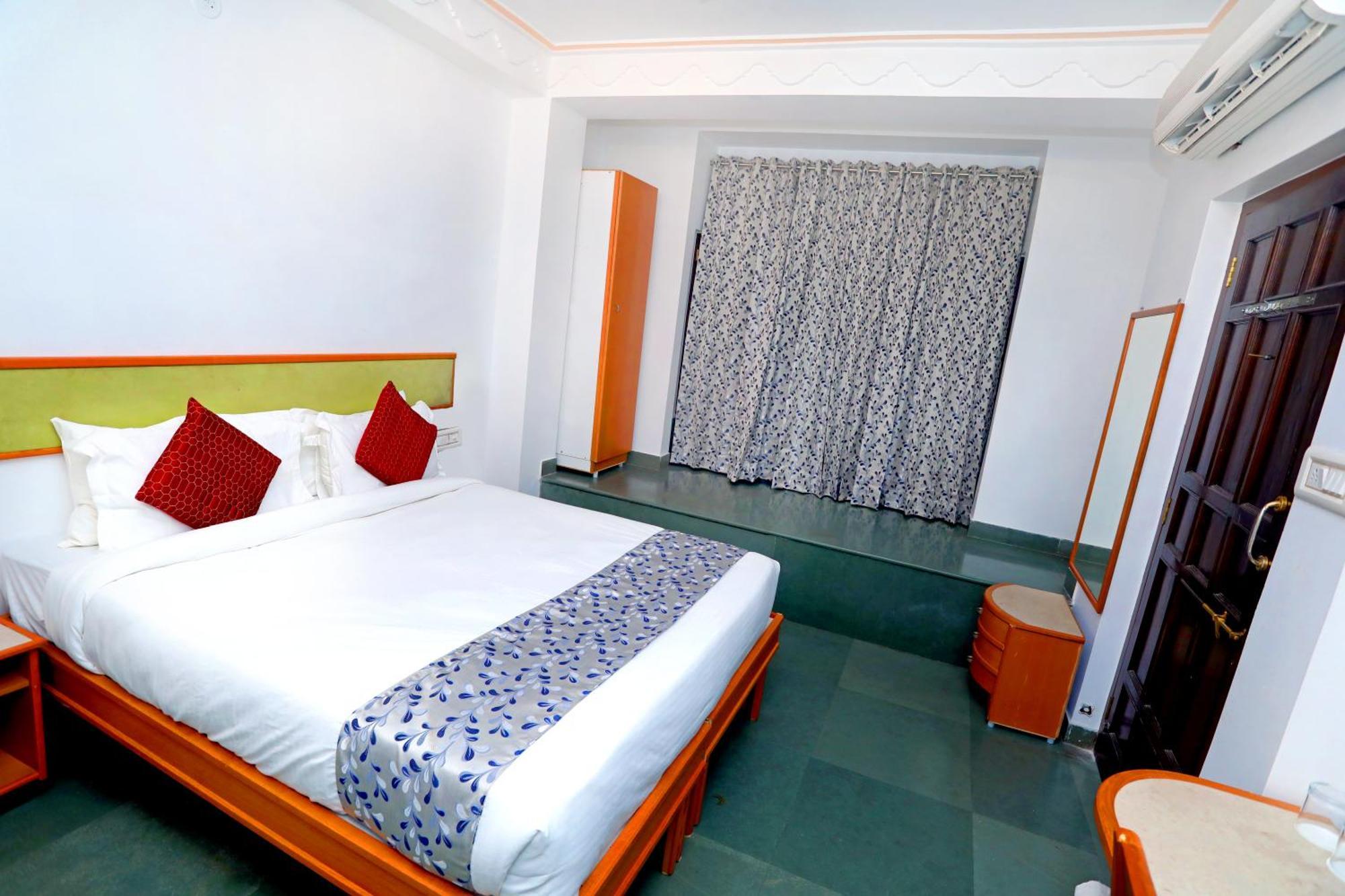 The Kesar Niwas Hotel Udaipur Exterior photo