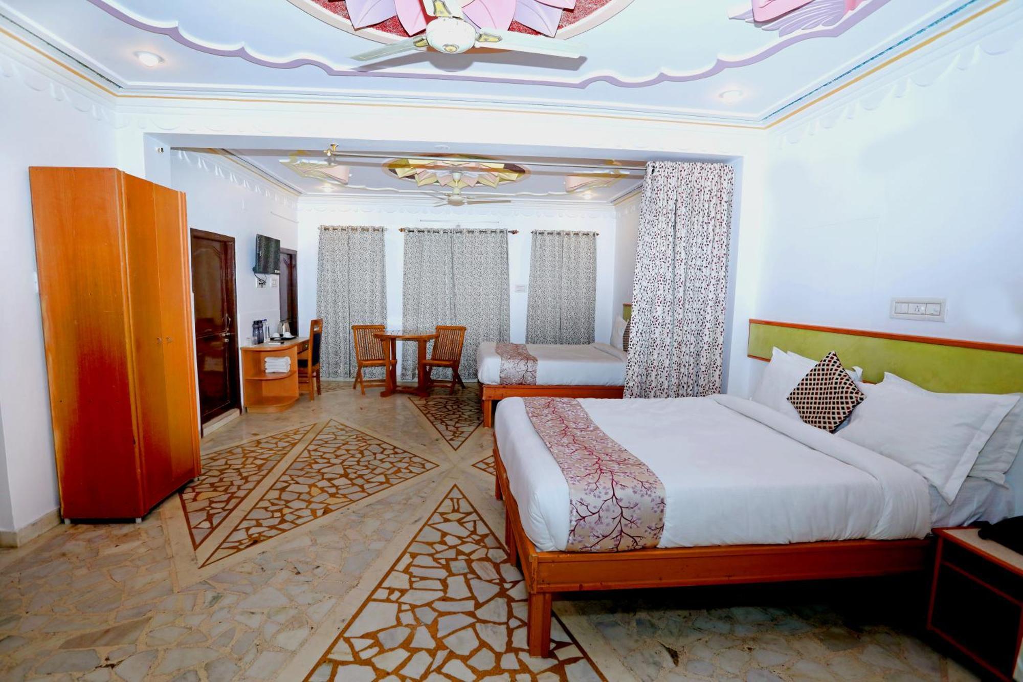 The Kesar Niwas Hotel Udaipur Exterior photo