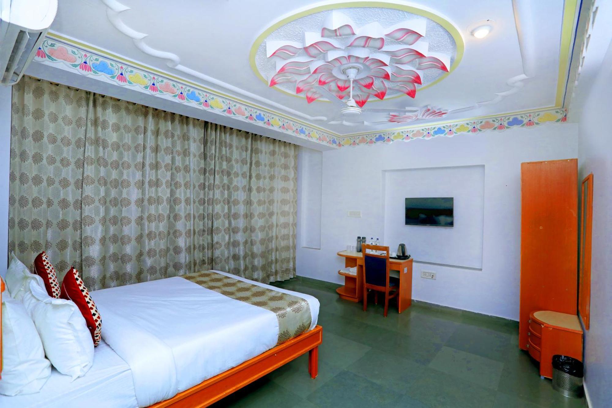 The Kesar Niwas Hotel Udaipur Exterior photo